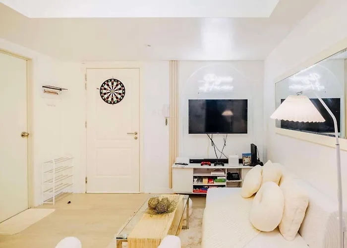 Apartment Staycation At Long