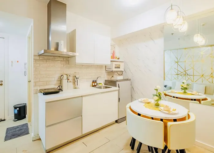 Staycation At Long Apartment *